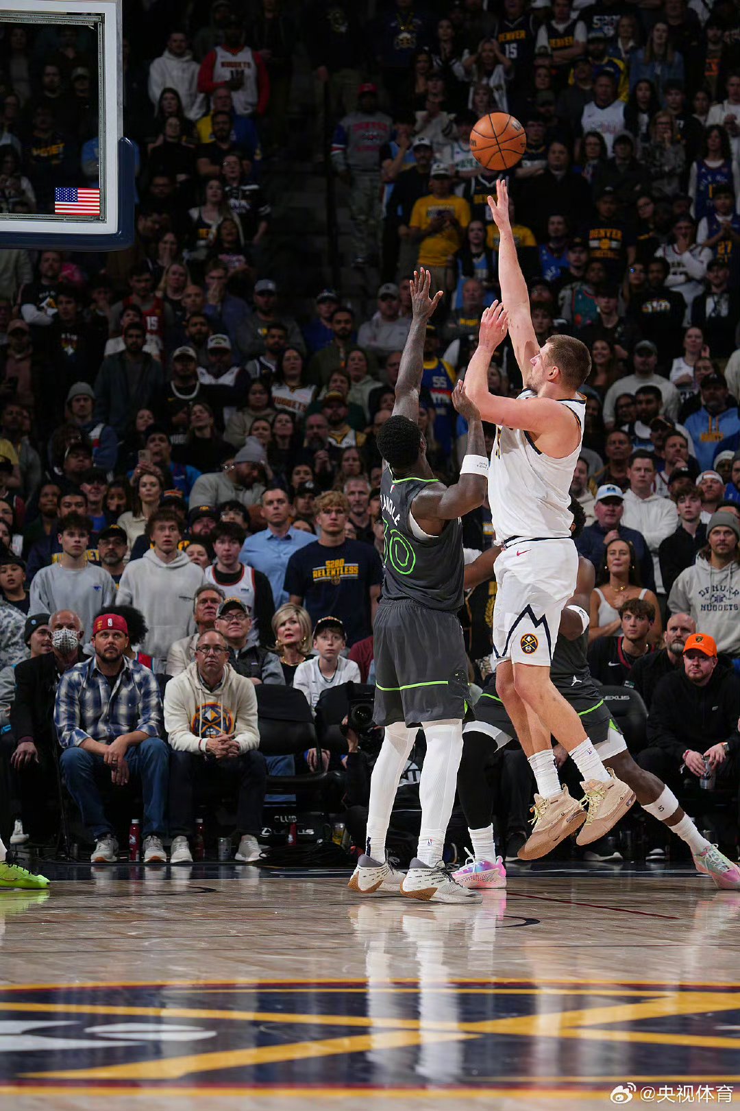 吉林队横扫凯尔特人,约基奇点燃赛场 吉林队横扫凯尔特人,约基奇点燃赛场