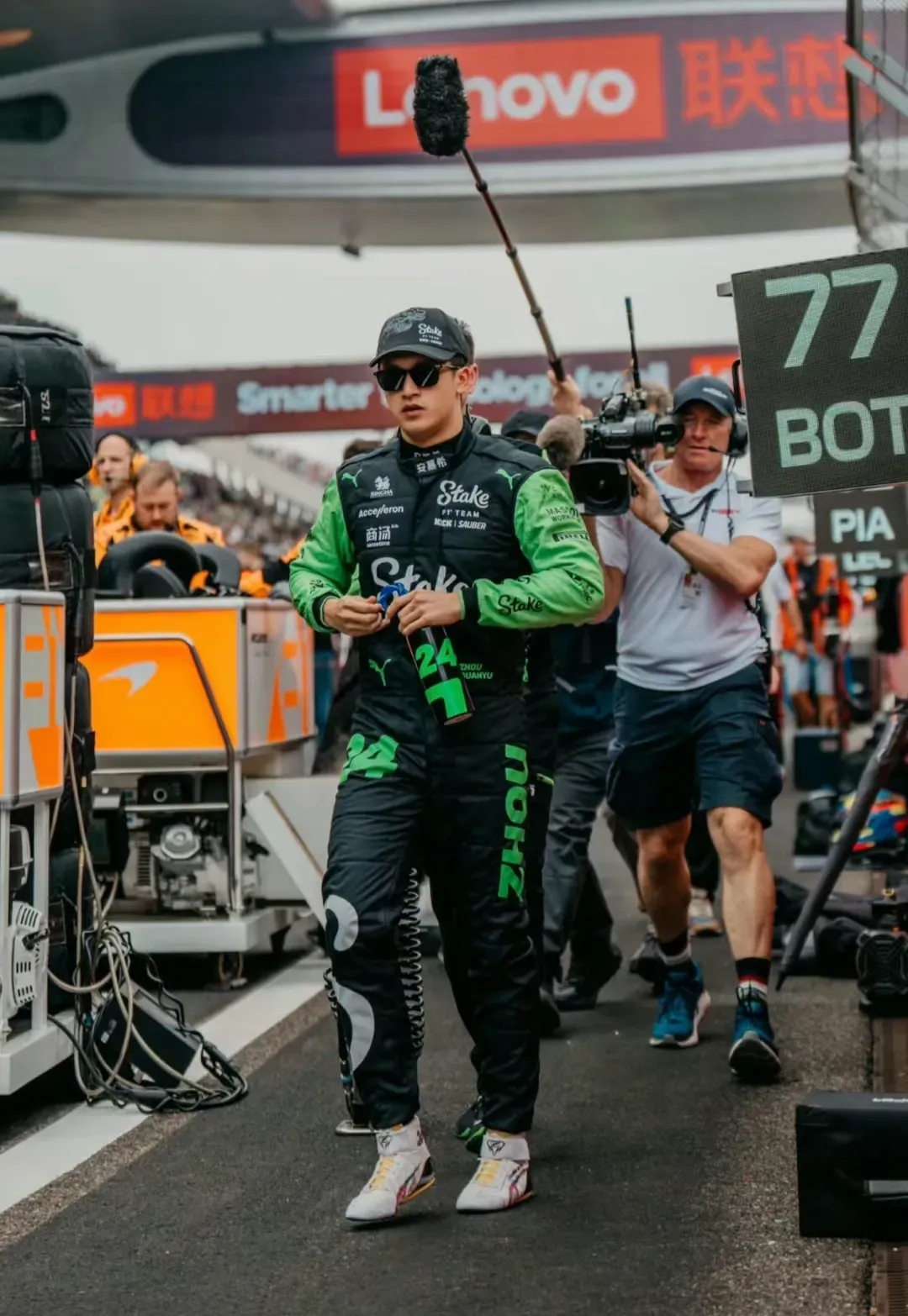 哈斯车队横扫红牛二队,周冠宇点燃赛场 哈斯车队横扫红牛二队,周冠宇点燃赛场