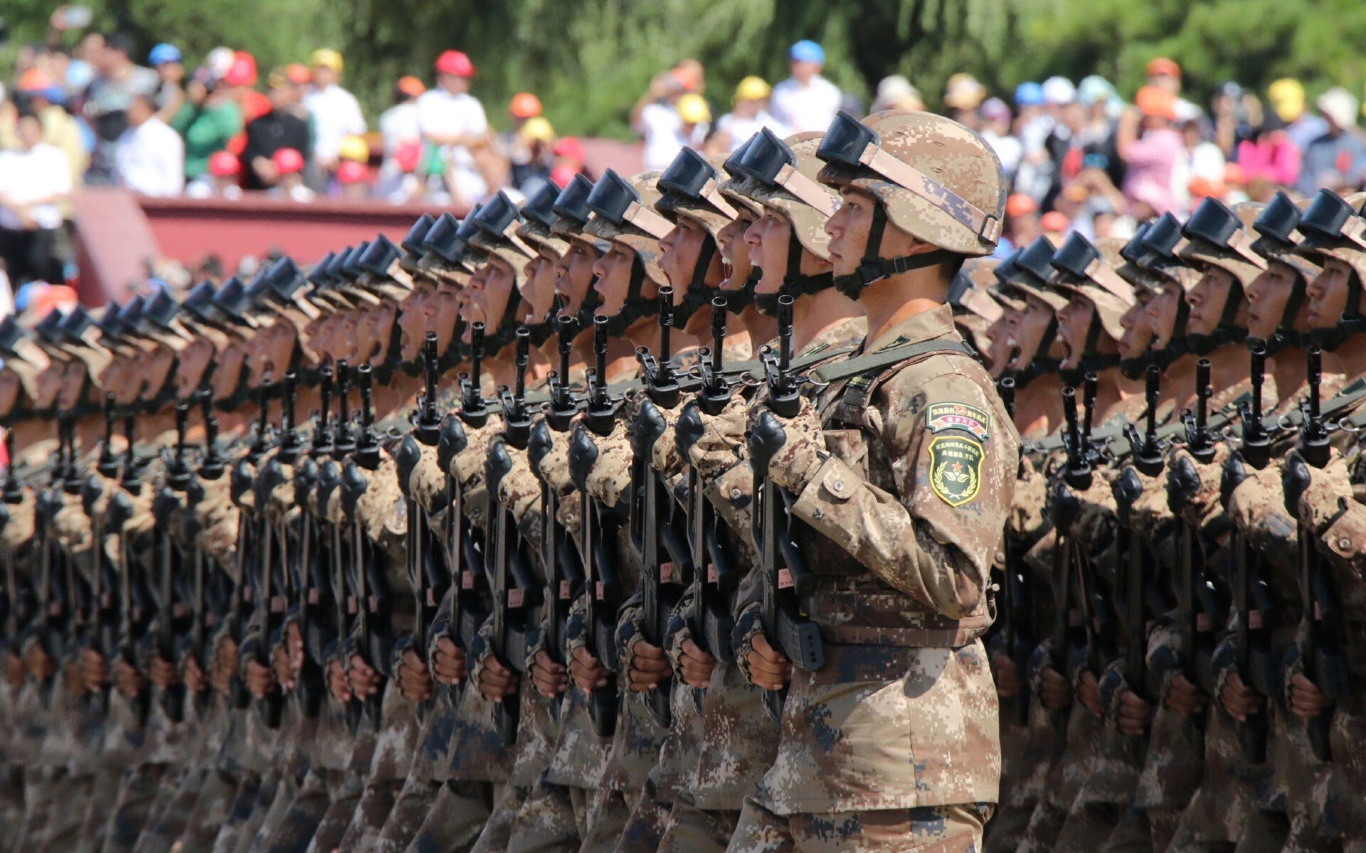 冰与火的赛道，芬兰老将尼日利亚关键战突围，F1年度王座在此一战