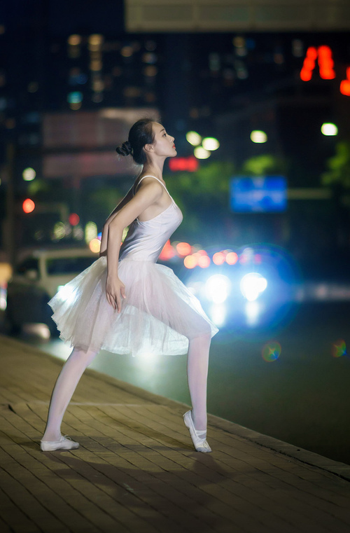 小个子巨人，保罗如何用十厘米的防守艺术，掀起广厦翻盘马刺的惊涛骇浪