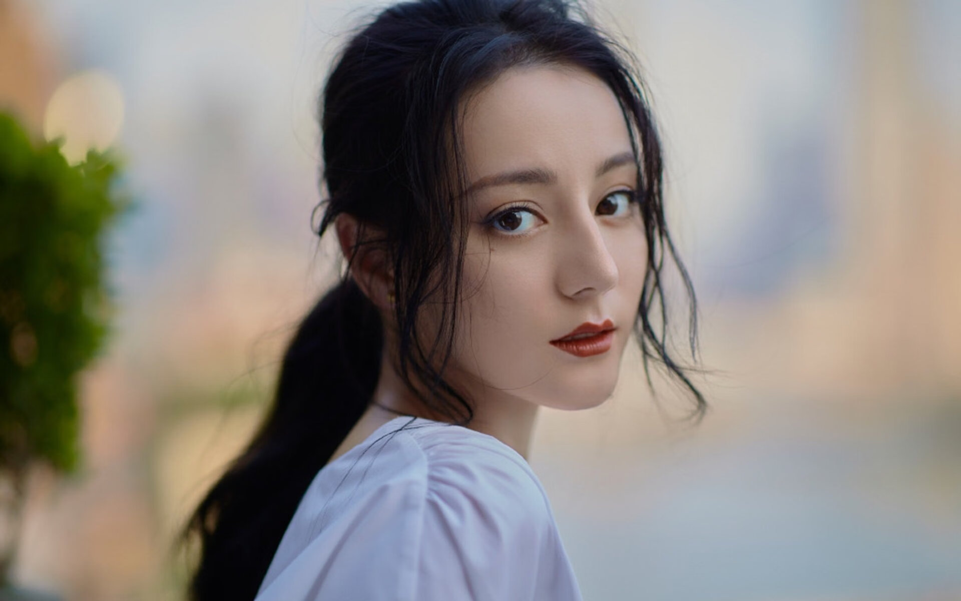 当热火军团遭遇老鹰摇滚乐，浓眉如何用大场面谱写篮球狂想曲